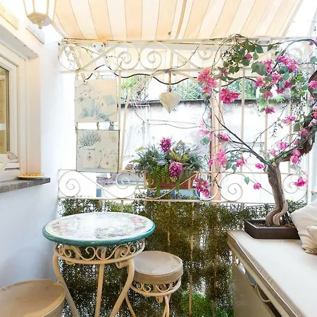 Pantheon Romantic Loft *