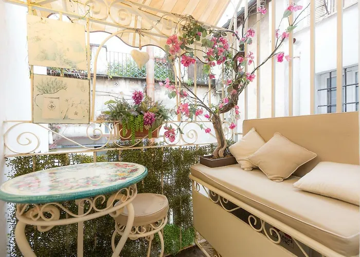 Pantheon Romantic Loft