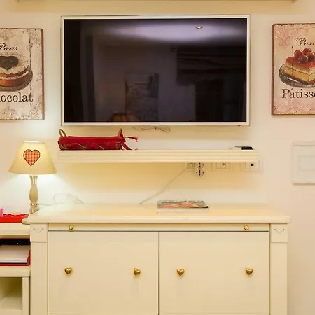 Pantheon Romantic Loft Apartment *