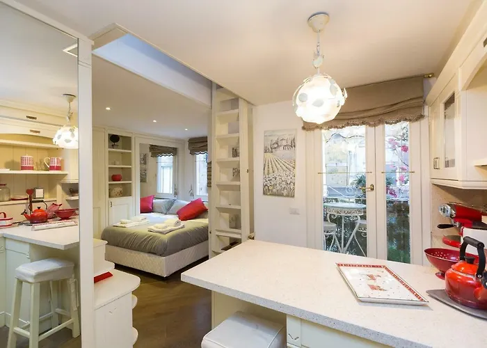 Pantheon Romantic Loft