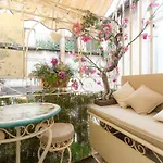 Pantheon Romantic Loft